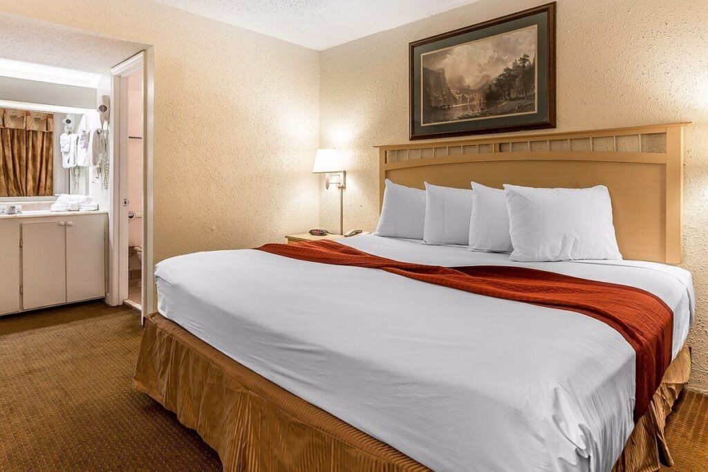 South Bay INN - Image 3