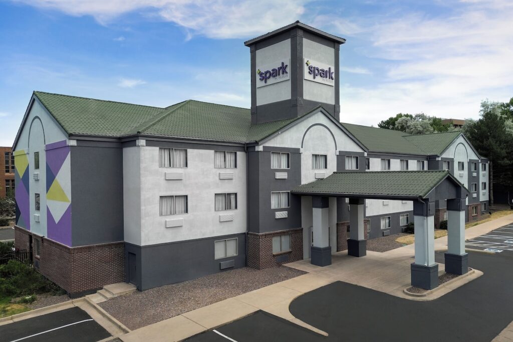 Spark by Hilton Lakewood Denver Southwest