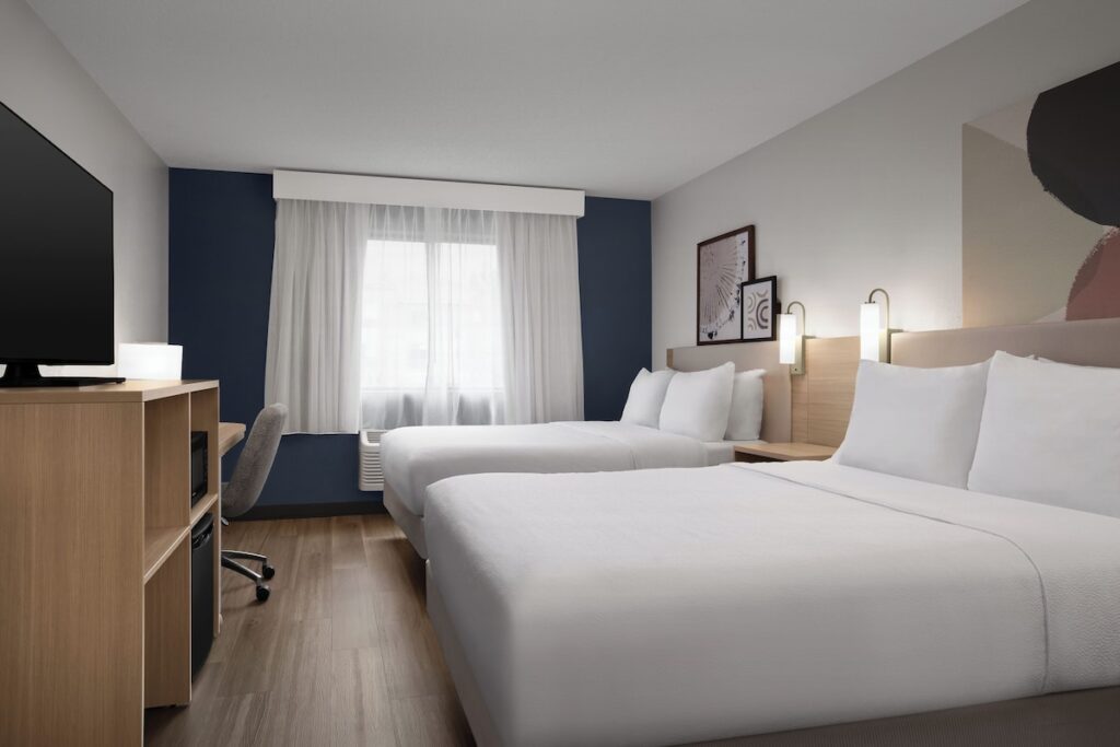 Spark by Hilton Lakewood Denver Southwest - Image 3