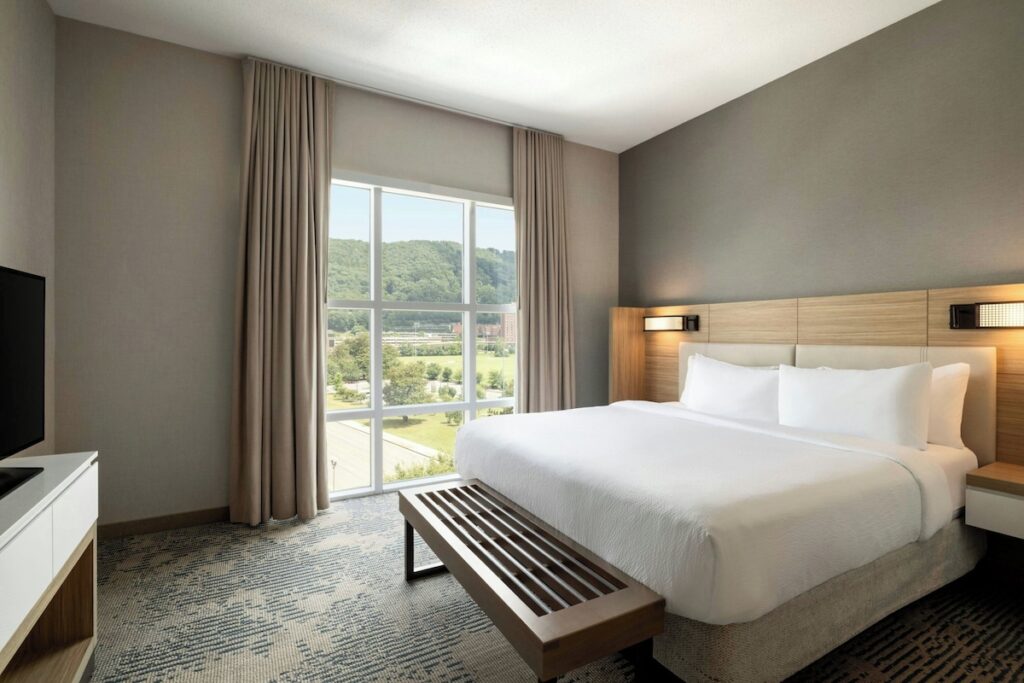 SpringHill Suites by Marriott Roanoke North - Image 2