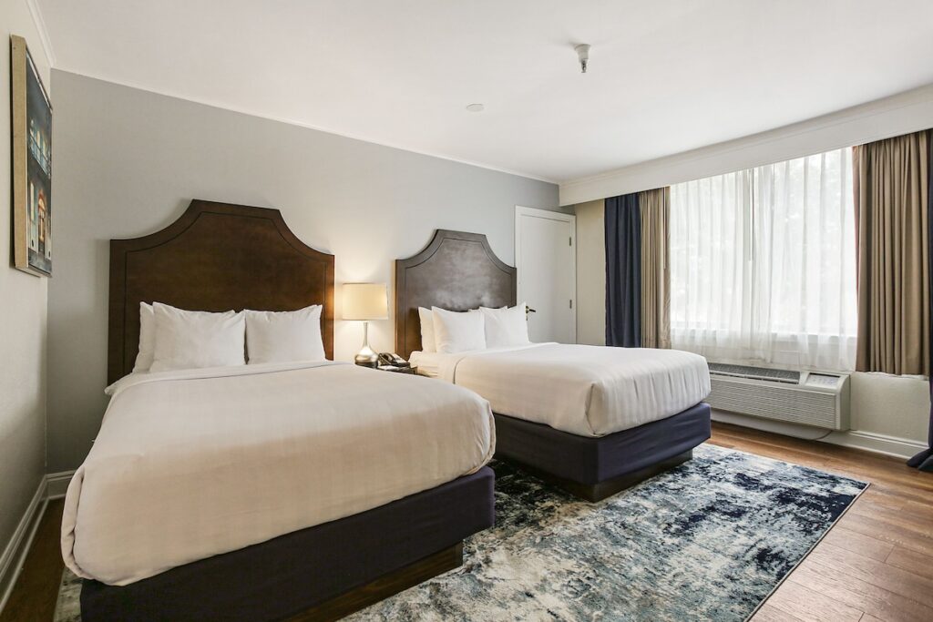 St Charles Inn, Superior Hotel - Image 3