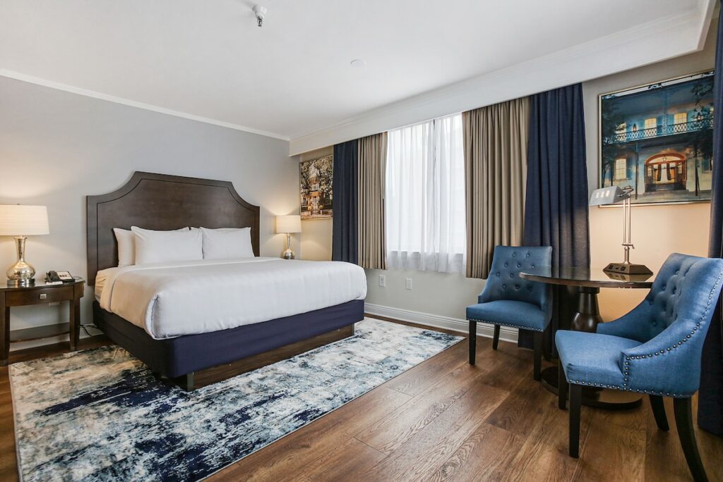 St Charles Inn, Superior Hotel - Image 2