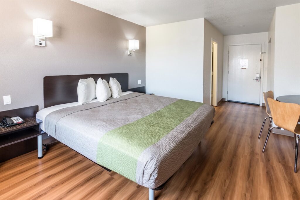 Studio 6-Arlington, TX - South - Dallas - Image 4