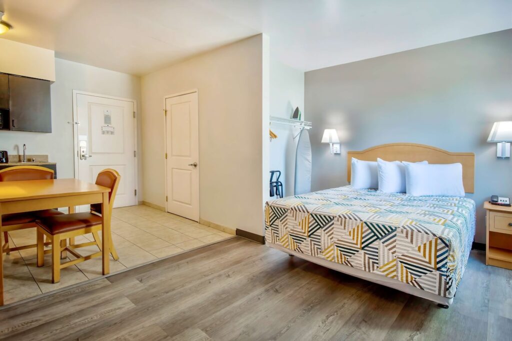 Studio 6-Bakersfield, CA - Image 5