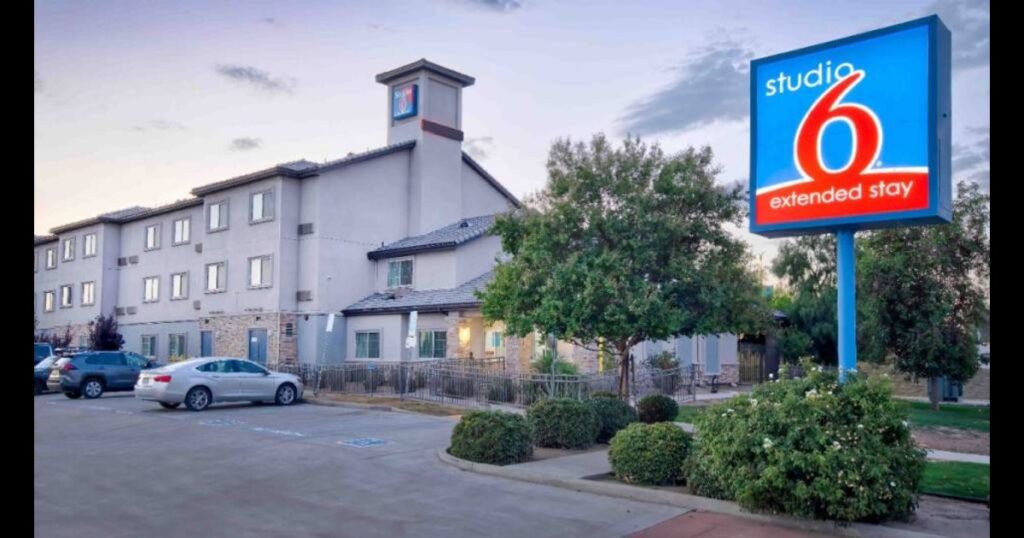 Studio 6 Bakersfield, CA South