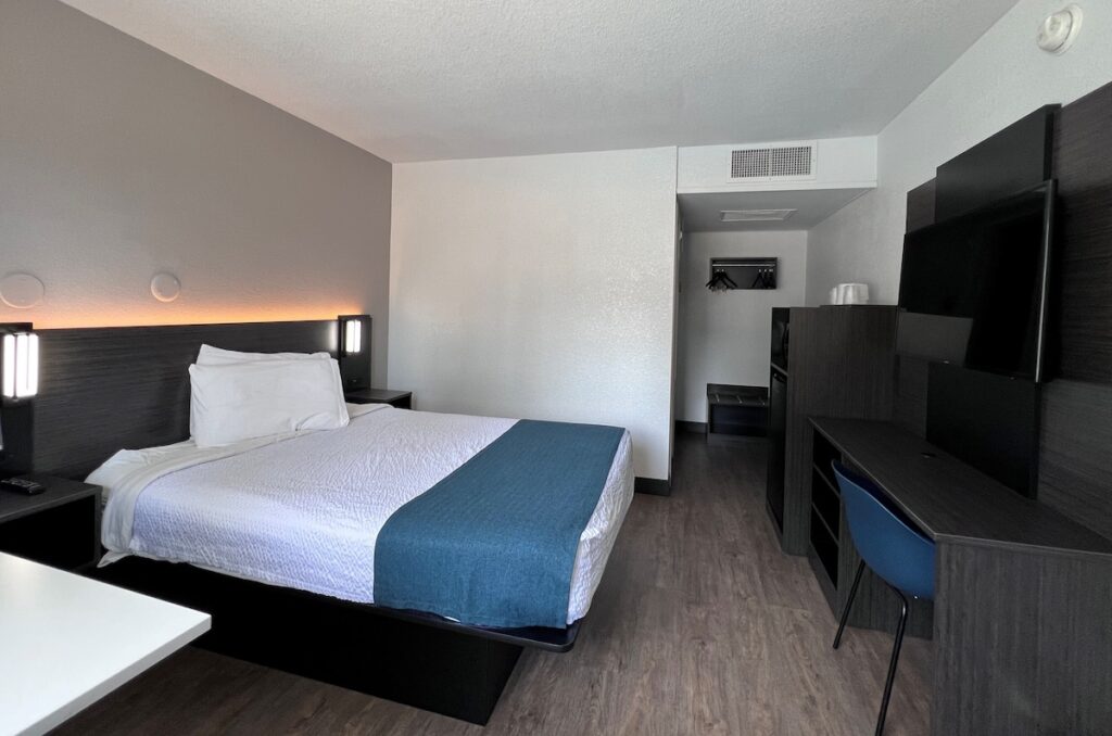 Studio 6 Bakersfield, CA South - Image 5