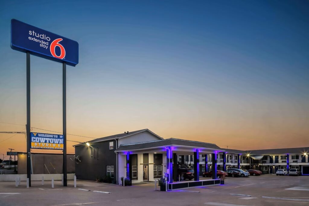 Studio 6 Fort Worth, TX - Stockyards East