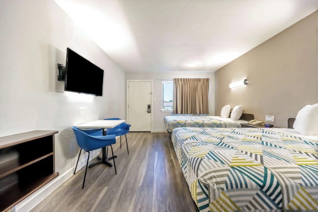 Studio 6 Fort Worth, TX - Stockyards East - Image 3