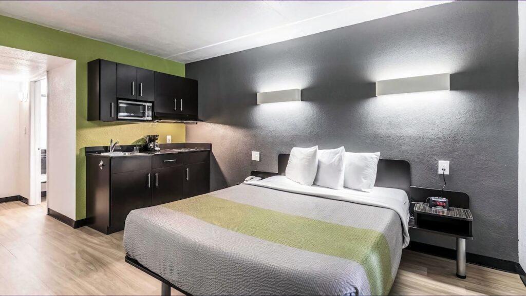 Studio 6-Indianapolis, IN - Image 2