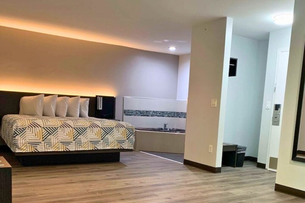 Studio 6 Rockford - Image 3