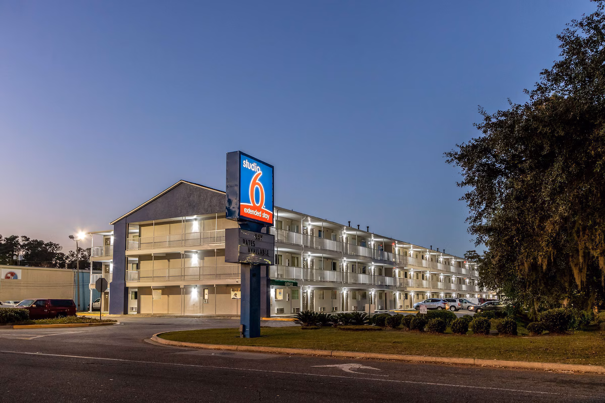 Studio 6-Savannah, GA