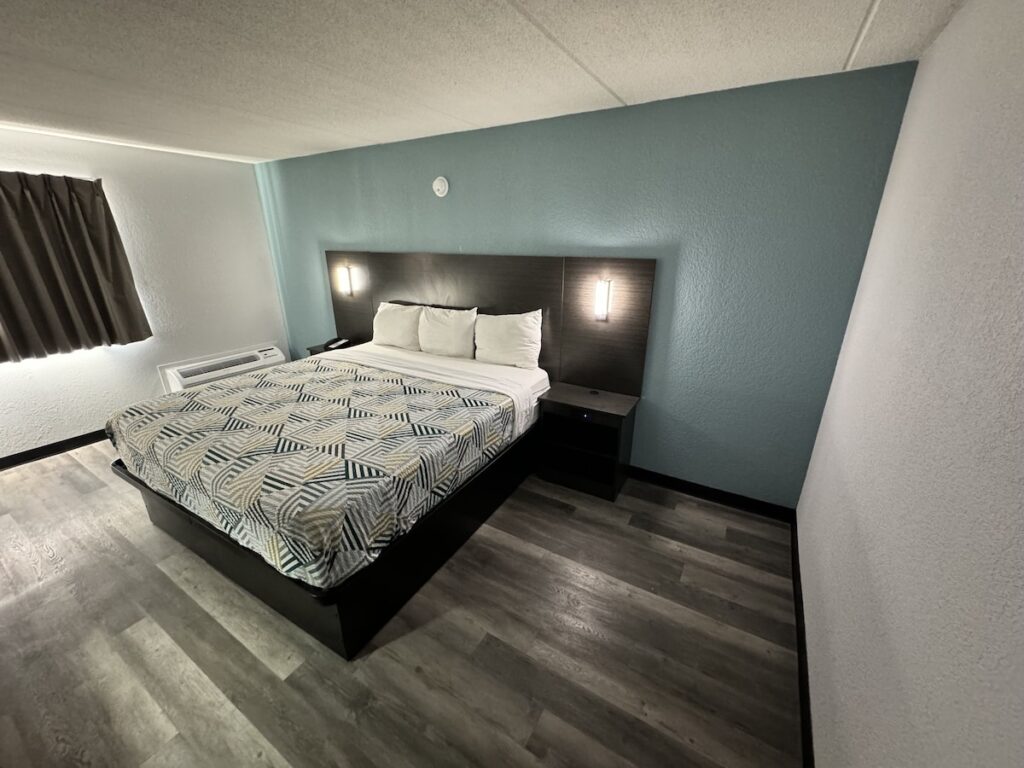 Studio 6 Suites East Syracuse Airport - Image 3
