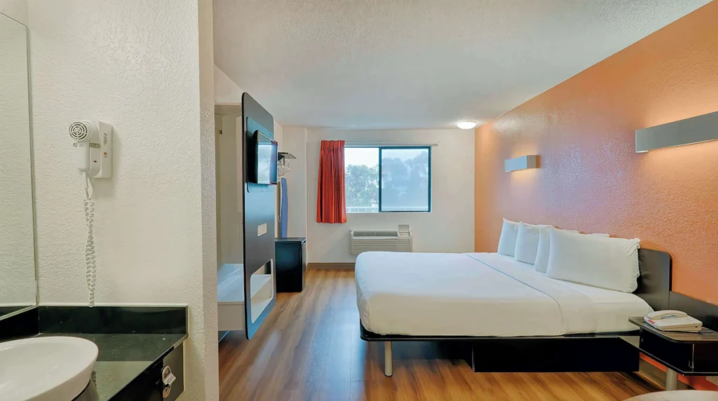 Suites Los Angeles CA Los Angeles LAX - Image 3