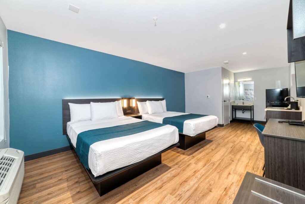 Studio 6 Suites Stockton, CA Waterfront - Image 4