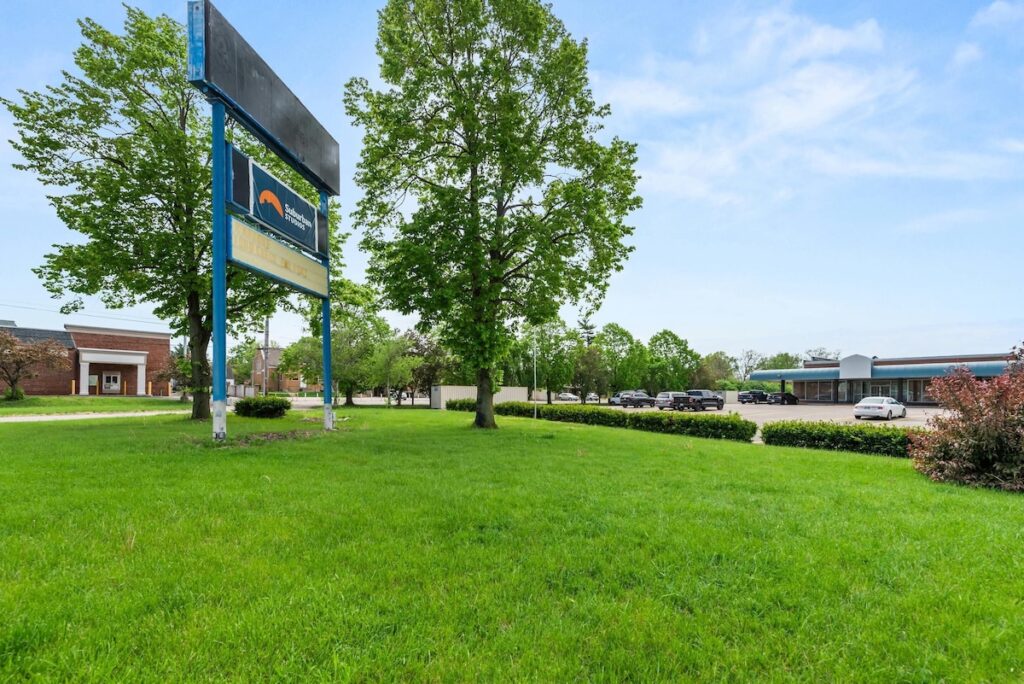 Suburban Studios Fairborn - Dayton