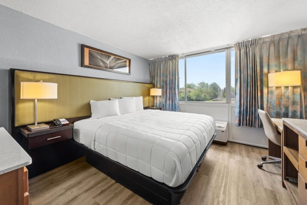 Suburban Studios Fairborn - Dayton - Image 2