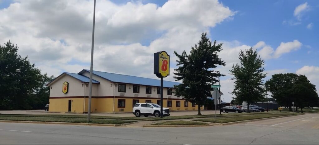 Super 8 by Wyndham Champaign