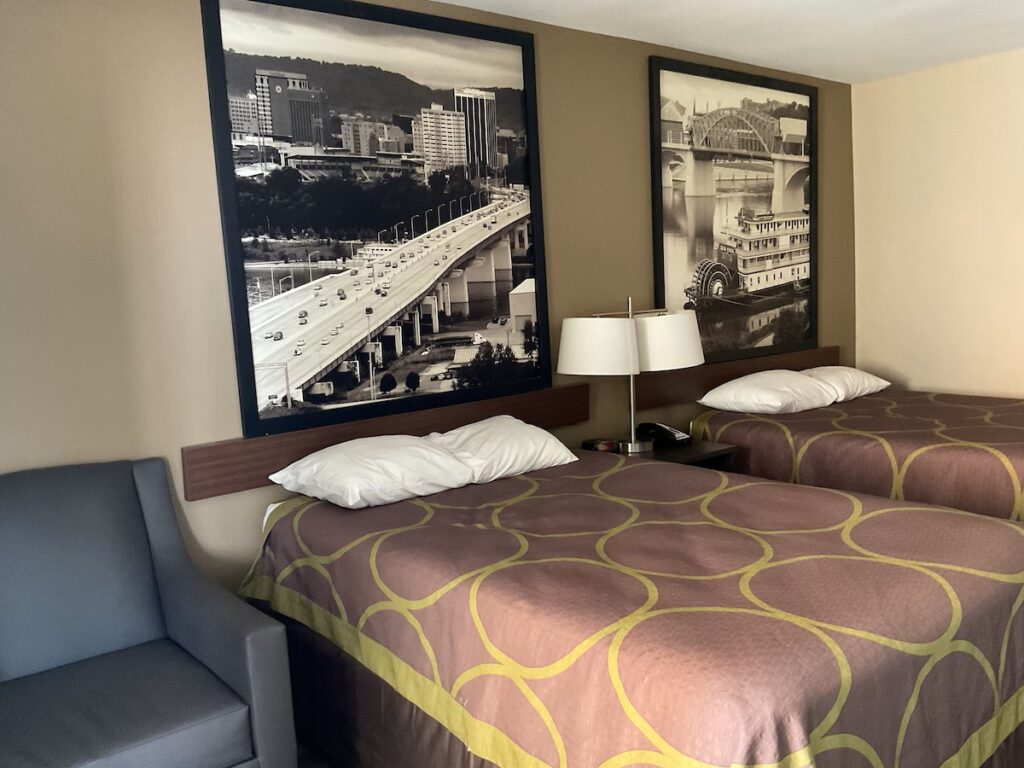 Super 8 by Wyndham Chattanooga/East Ridge - Image 2