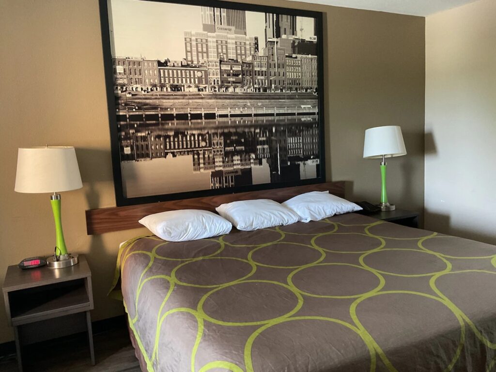 Super 8 by Wyndham Chattanooga/East Ridge - Image 3