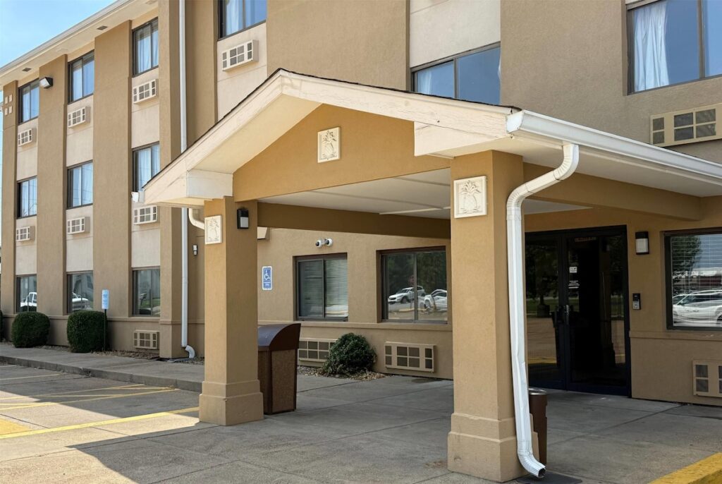 Super 8 by Wyndham Evansville East