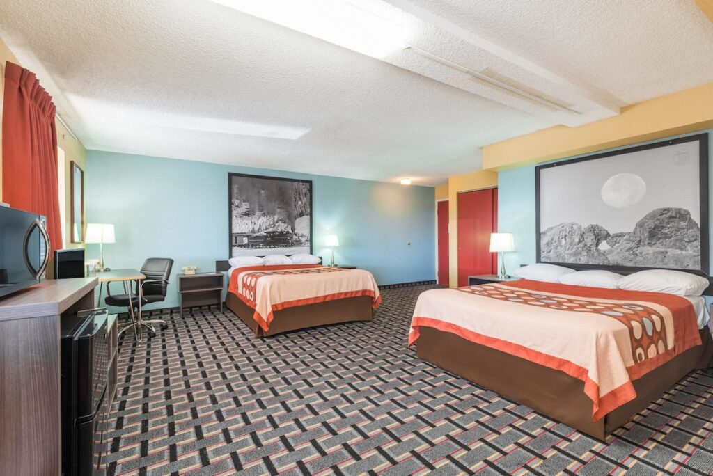 Super 8 by Wyndham Henderson North East Denver - Image 2