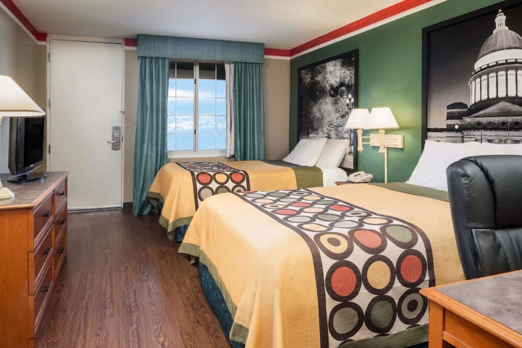 Super 8 by Wyndham Little Rock/Otter Creek - Image 2