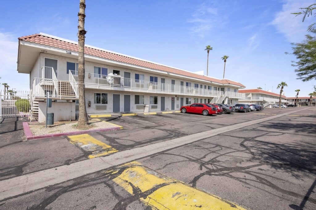 Super 8 by Wyndham Phoenix West