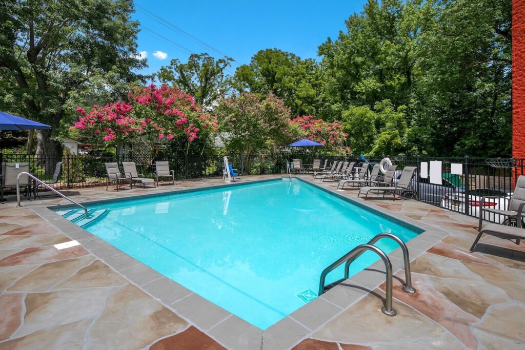 SureStay Plus Hotel by Best Western Gatlinburg - Image 4