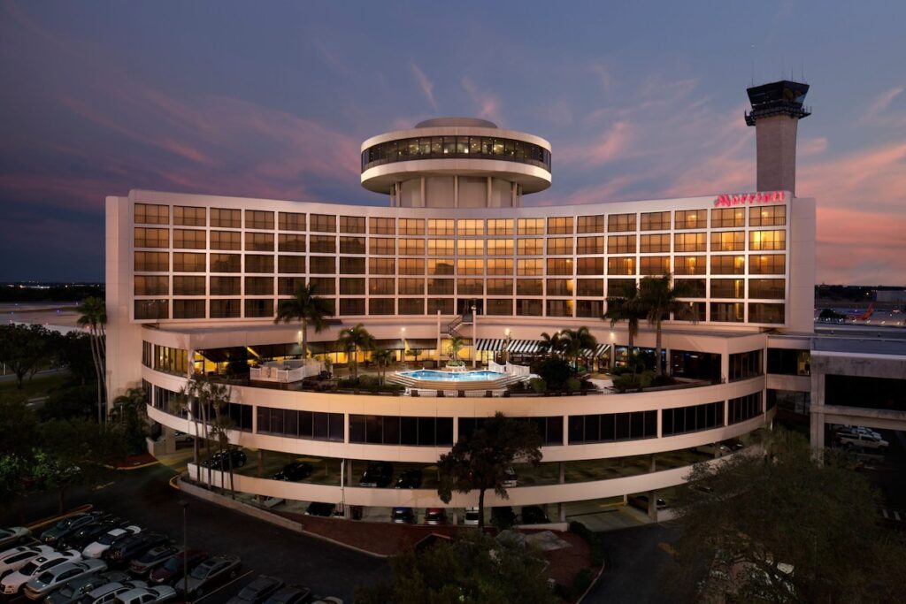Tampa Airport Marriott - Image 2