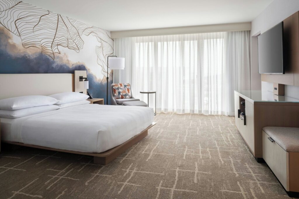 Tampa Airport Marriott - Image 6