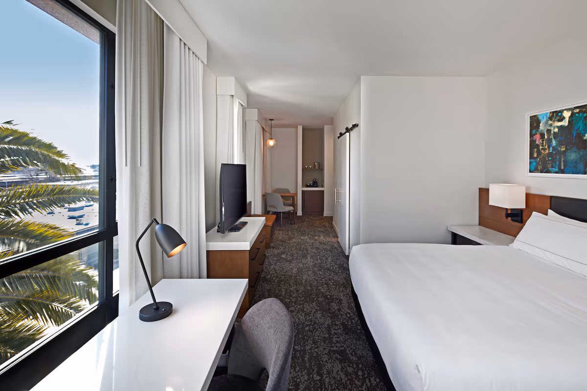 Tapestry By Hilton The Fort Sutter Hotel Sacramento, Ca - Image 3