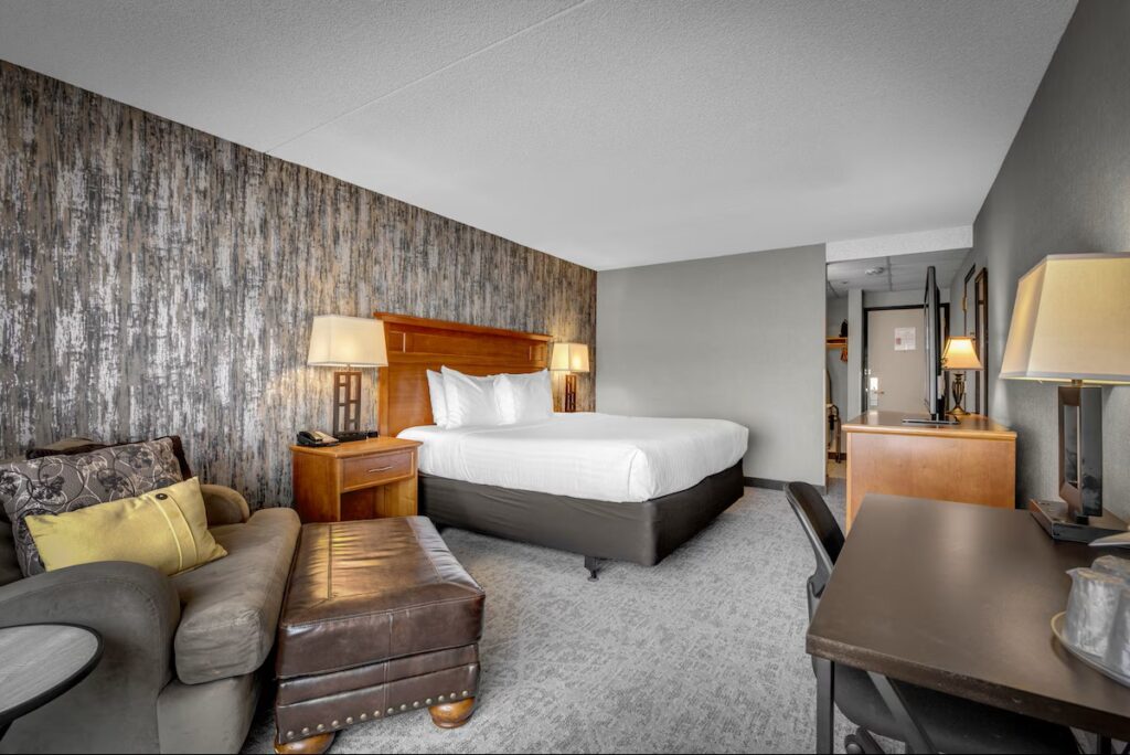 The Academy Hotel Colorado Springs - Image 2