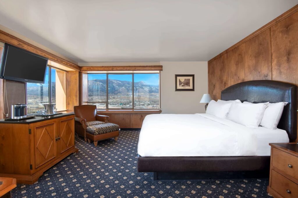 The Antlers, a Wyndham Hotel - Image 2