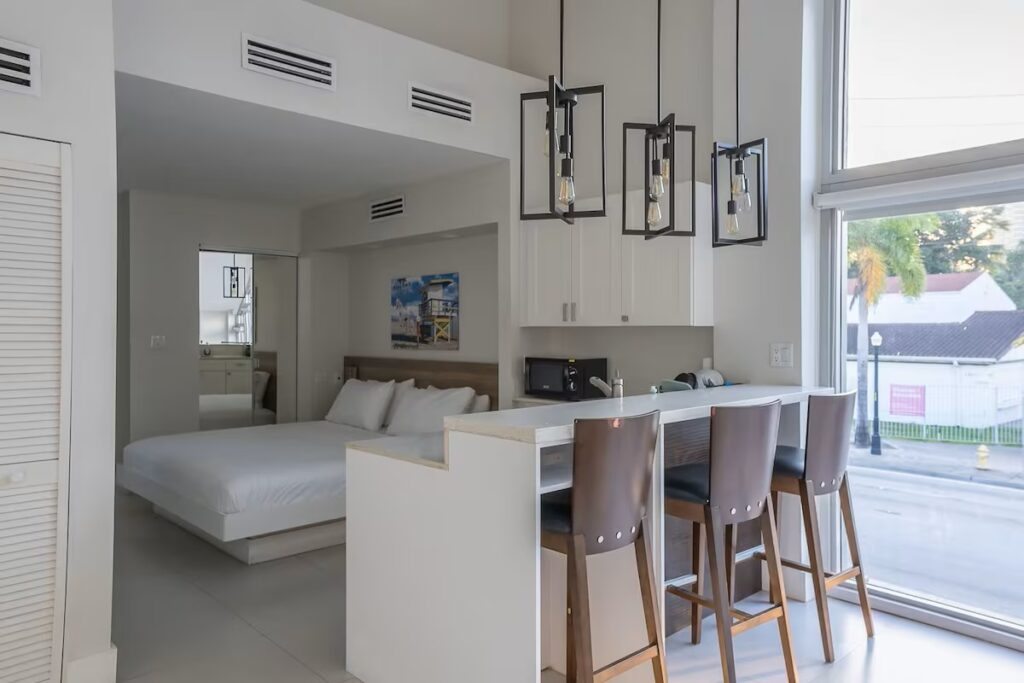 The Biscayne Hotel - Image 3