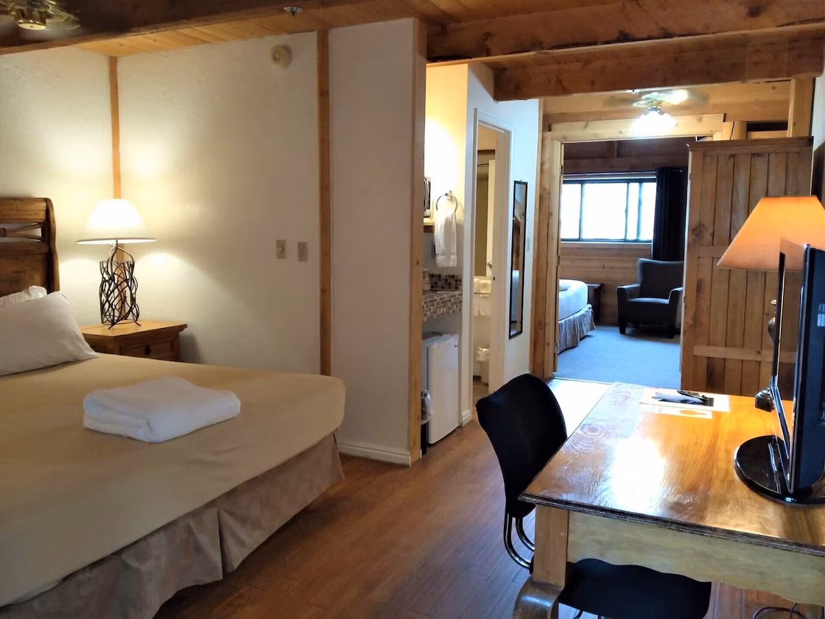 The Boulder Creek Lodge - Image 2