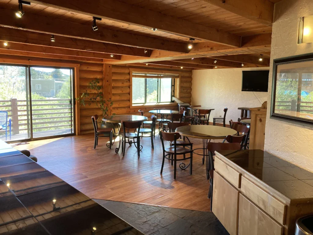 The Boulder Creek Lodge - Image 3