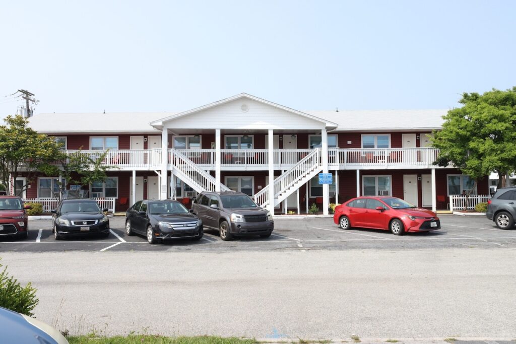 The Burgundy Inn Hotel and Apartments