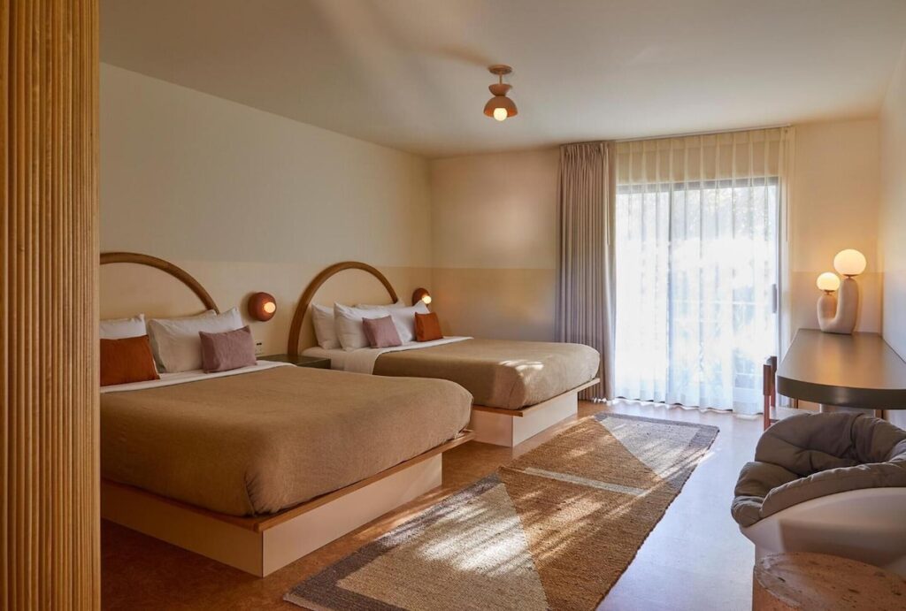 The Capri Hotel - Image 4