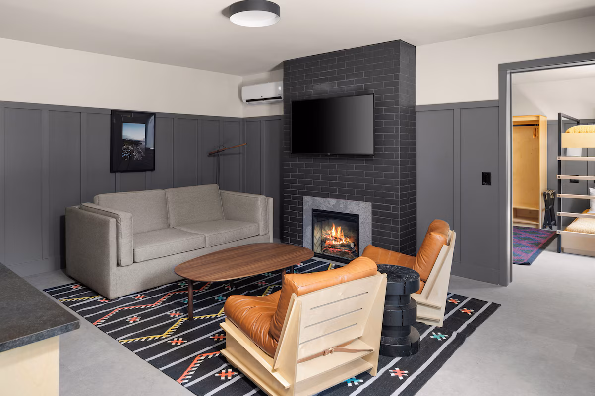 The Coachman Hotel - Image 2