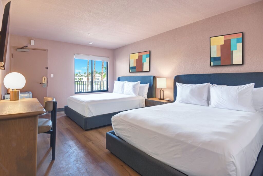 The Dunes Hotel (Palm Springs) - Image 4