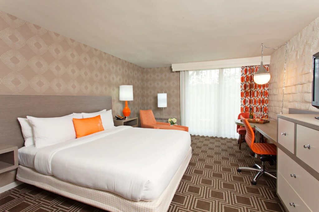 The Garland - Image 2