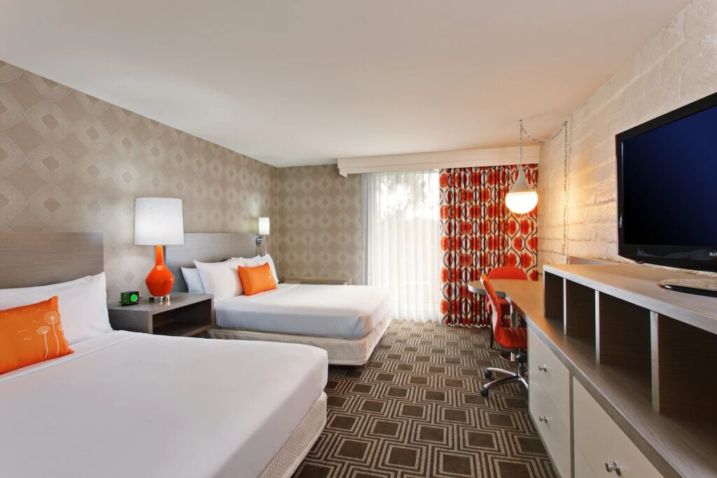 The Garland - Image 3