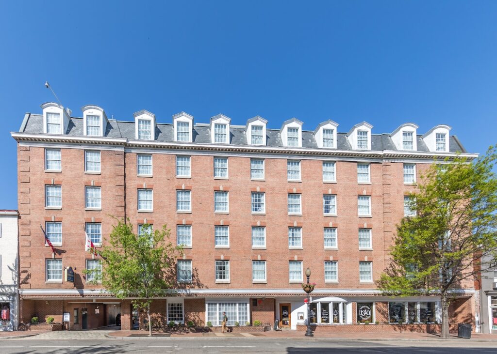 The Georgetown House Inn - Image 2