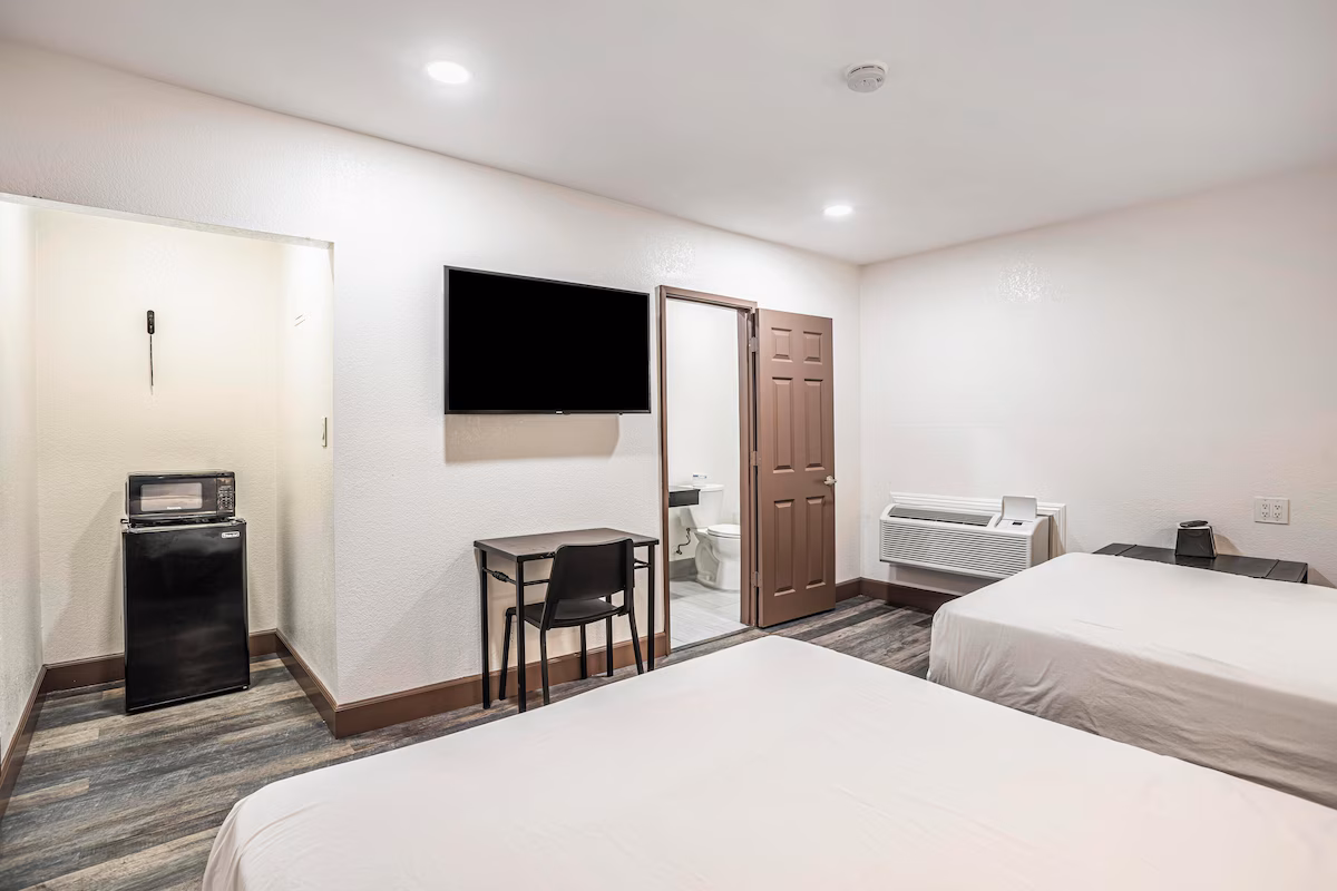 The Greens Hotel on Stockton - Image 3