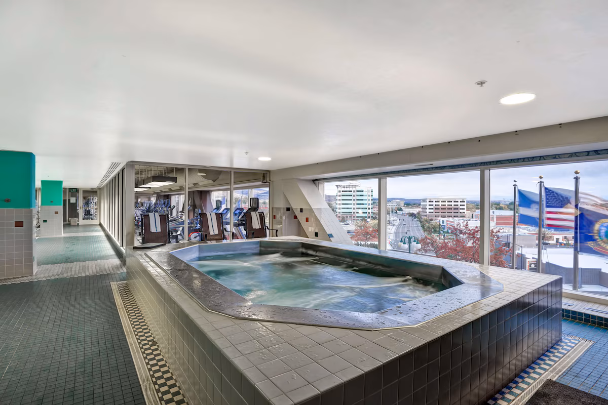 The Grove Hotel - Image 2