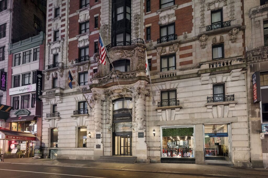 The Hotel at Fifth Avenue