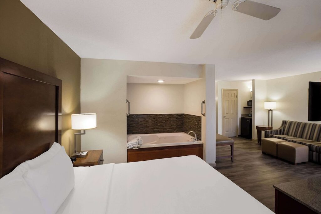 The Inn at Apple Valley, an Ascend Collection Hotel - Image 2