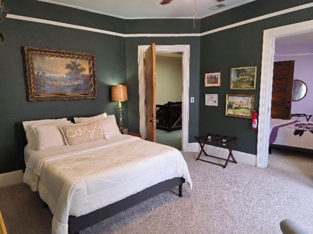 The Kings Throne Inn and Guest House - Image 3