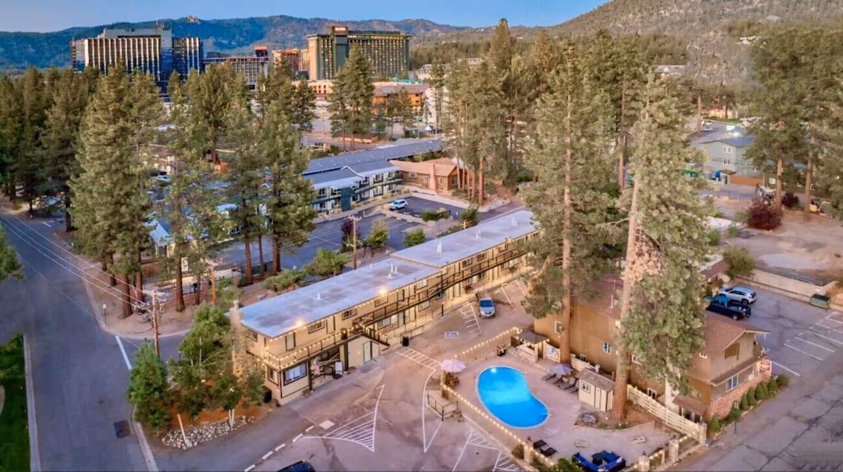 Moose and Maple Lodge