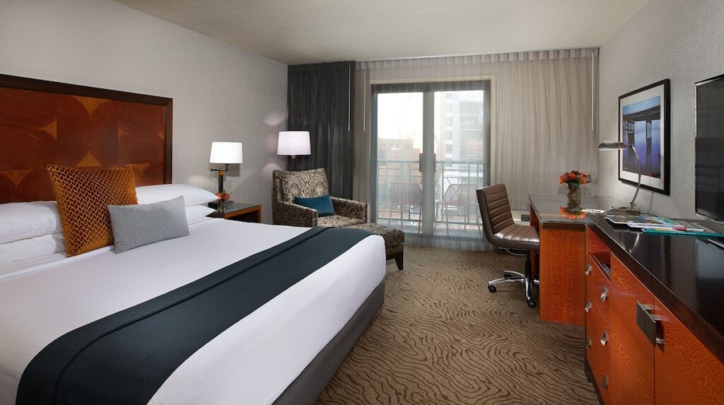 The Paramount Hotel Portland - Image 2